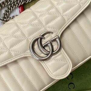 women Gucci purse